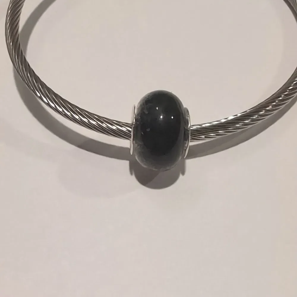 Silver Black and‎ White 